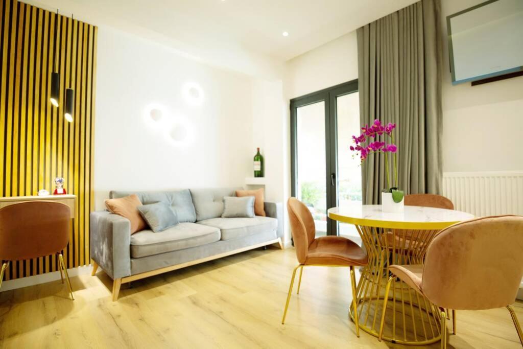 Ecostay-Serenity,Business Class Apartment By The Sea In Alimos Kalamaki Athens Exterior photo