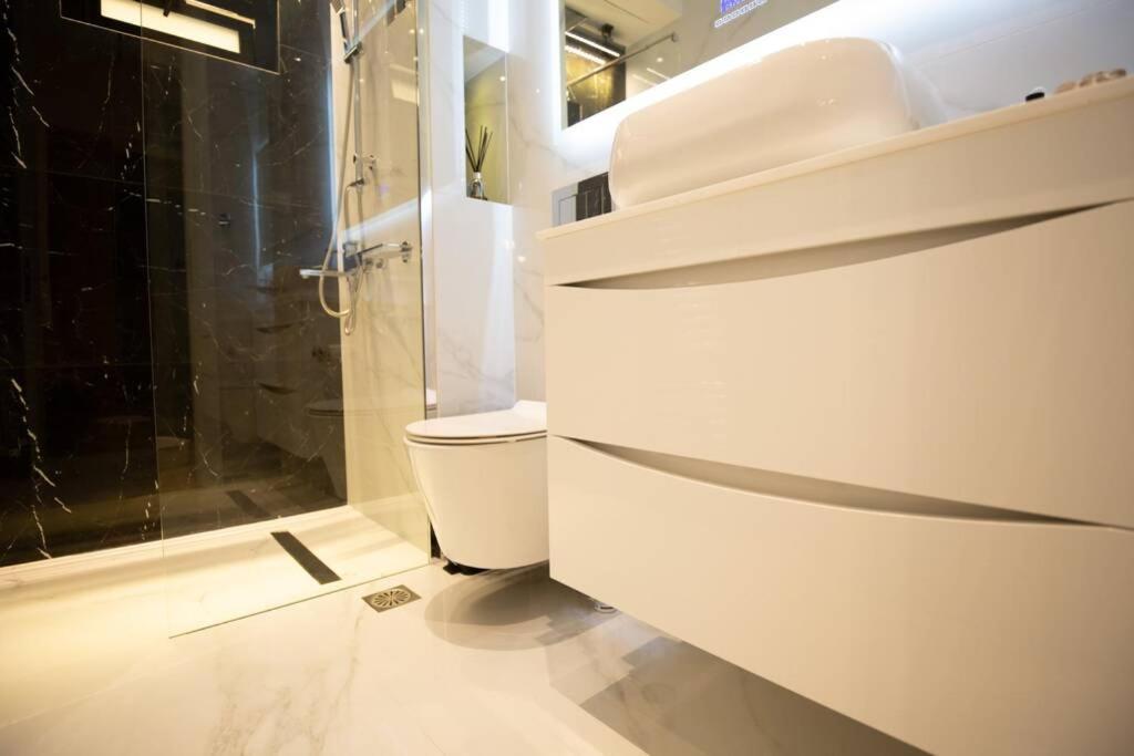 Ecostay-Serenity,Business Class Apartment By The Sea In Alimos Kalamaki Athens Exterior photo